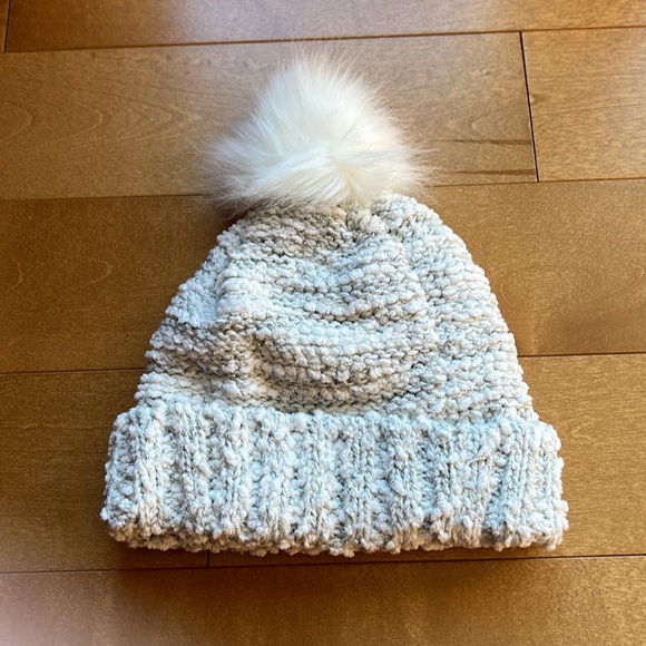 Calvin Klein Beanie - Picture 3 of 5